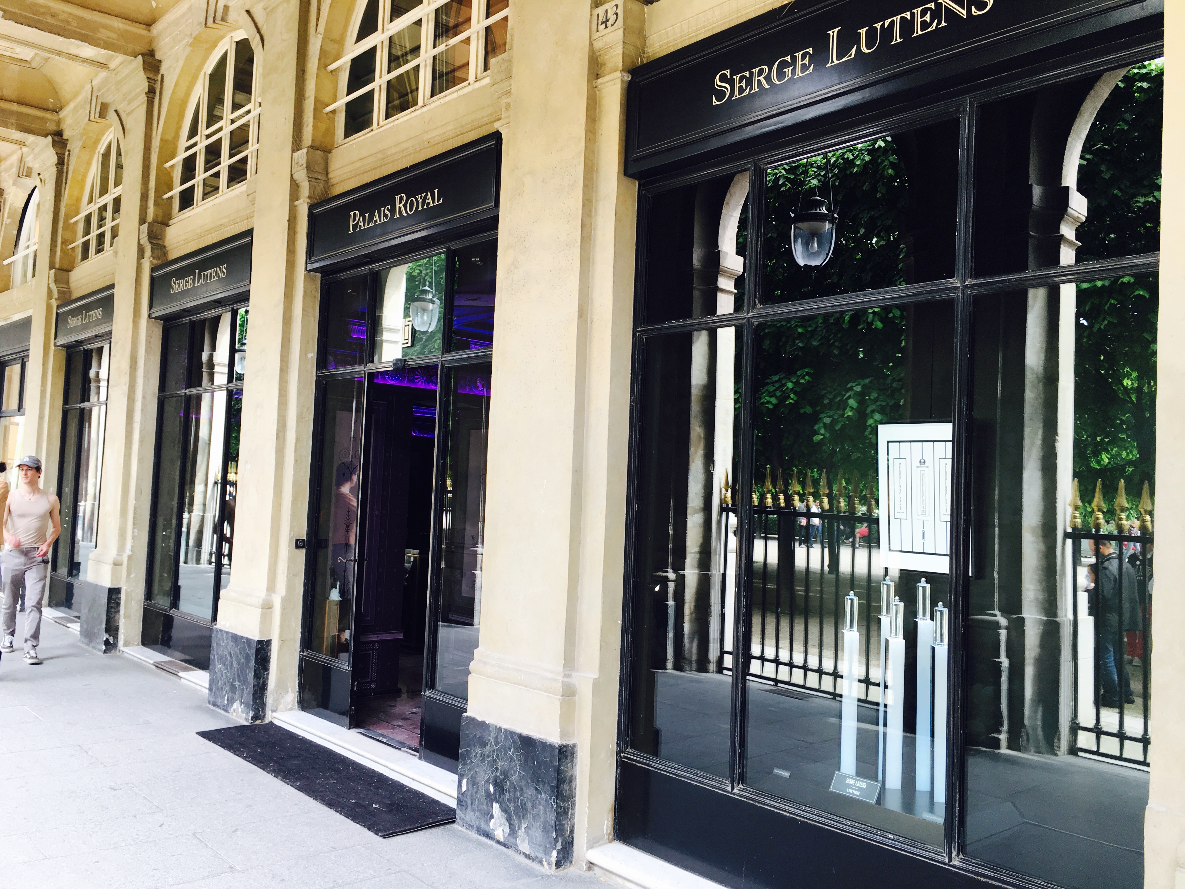 Parfymreseguiden – Paris. Serge Lutens, Salons du Palais Royal Shiseido. Del 2.