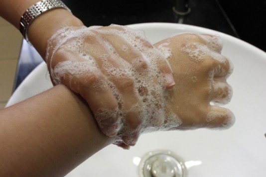 Rotational-rubbing-on-wrists-Step-9