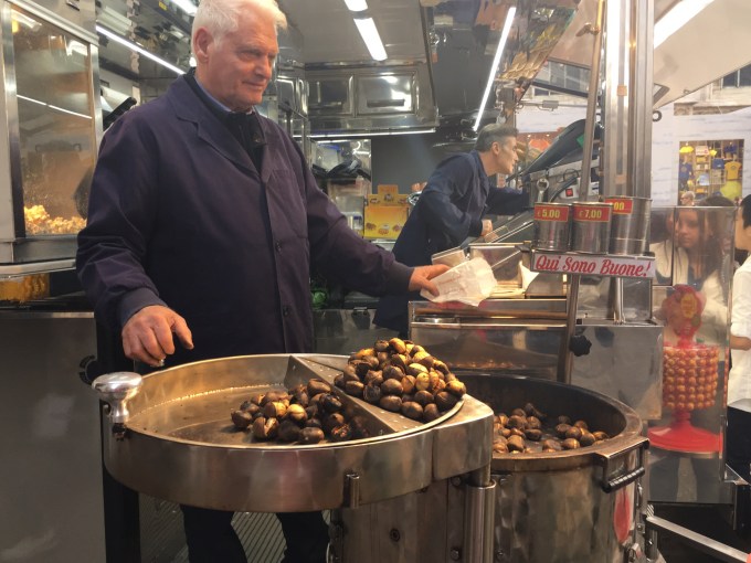 Kastanjer på Piazza del Duomo i Milano