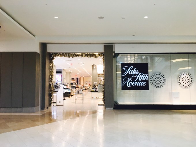 Saks Fifth Avenue, The Mall of San Juan